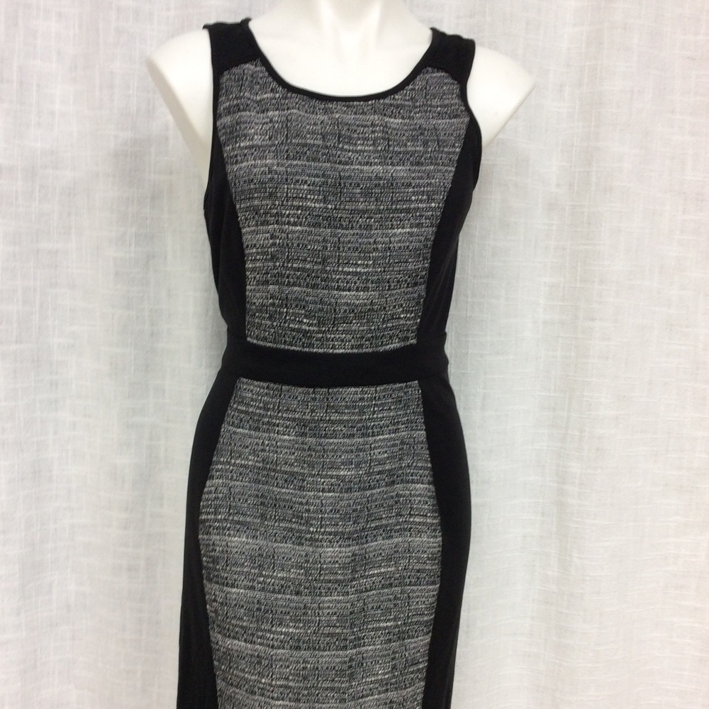 ELLE Small Black & White Lined Sleeveless Dress